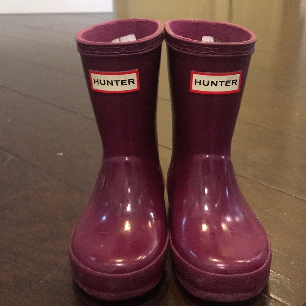 Toddler size 5m purple hunter boots